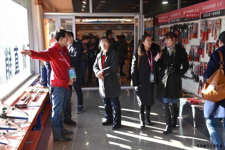 山东网记者采访团_13.JPG “工匠精神 山东制造”全媒体采访团莅临YH533388银河工具(图10)