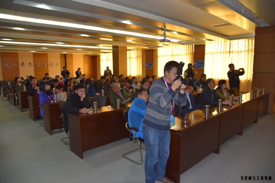山东网记者采访团_17.JPG “工匠精神 山东制造”全媒体采访团莅临YH533388银河工具(图14)